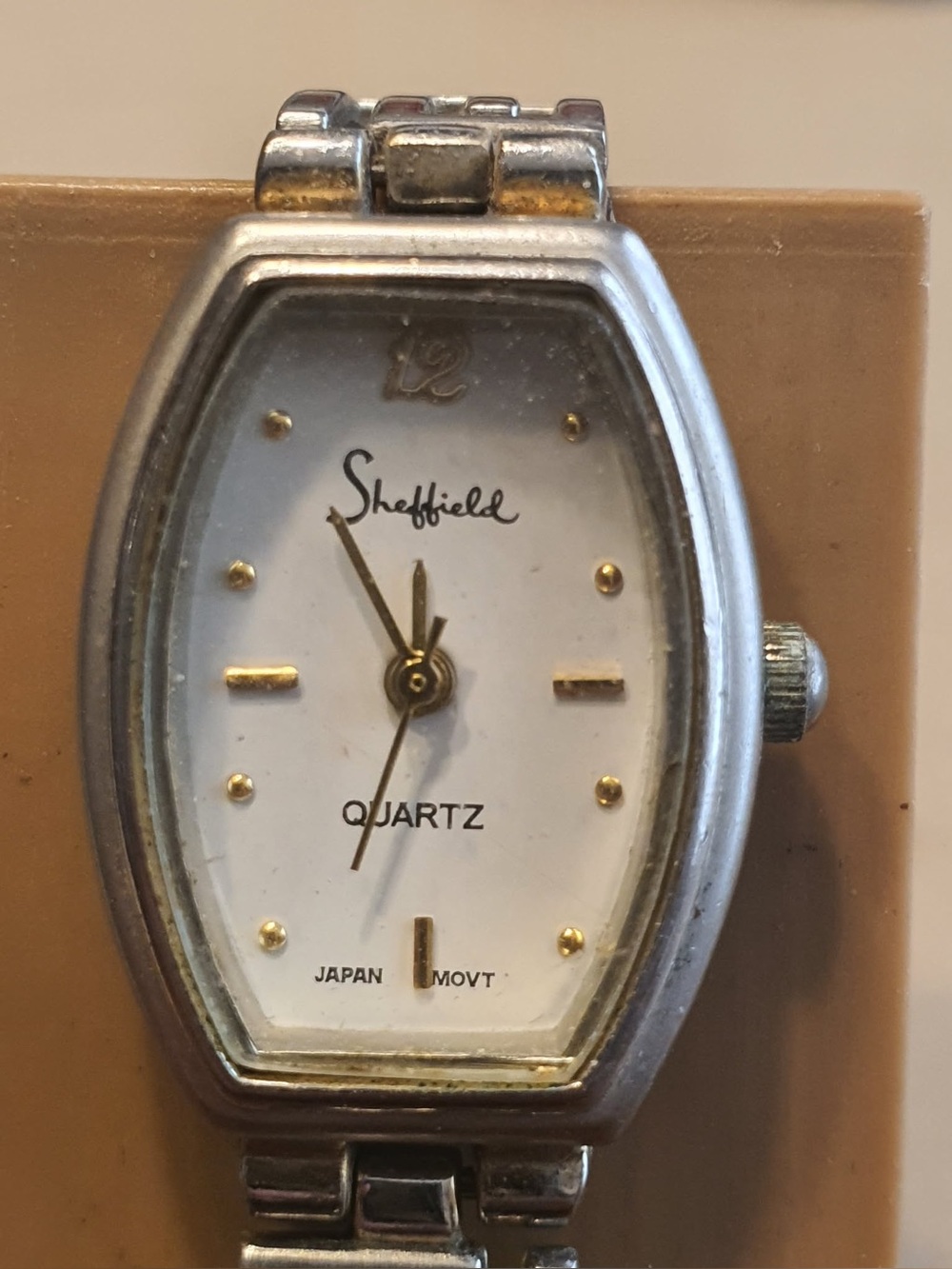 🦋10/$20🦋 Sheffield Silver/White Stainless Steel Women's Watch - Picture 1 of 4